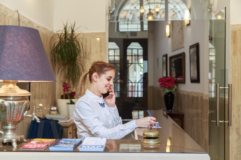 Hotel Mika Downtown - Lobi