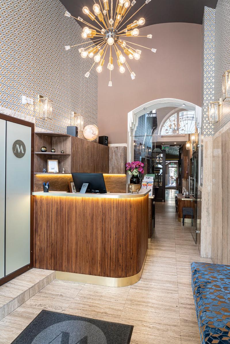 Hotel Mika Downtown - Lobi
