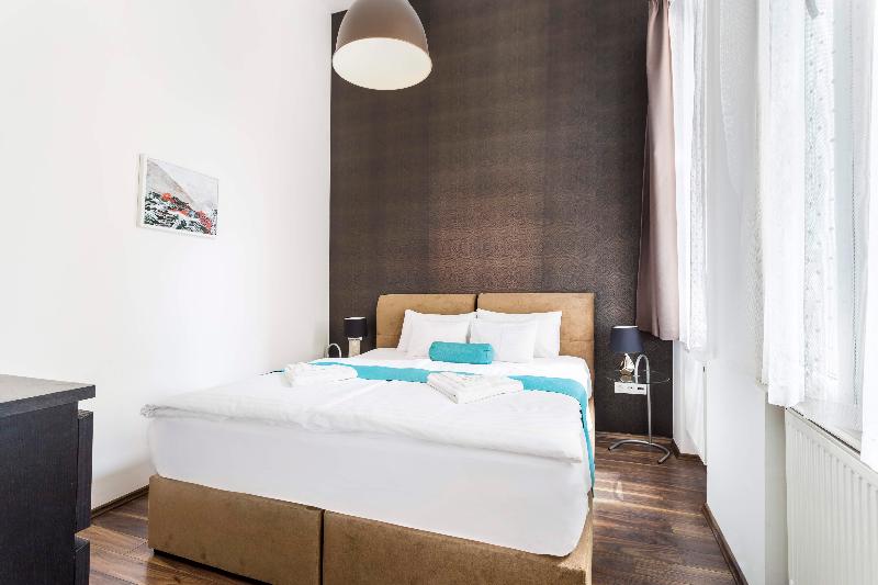 Hotel Mika Downtown - Oda
