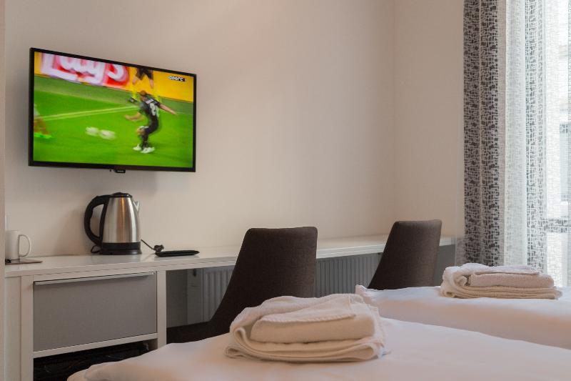 Hotel Mika Downtown - Oda