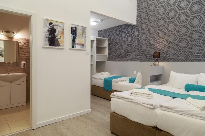 Hotel Mika Downtown - Oda