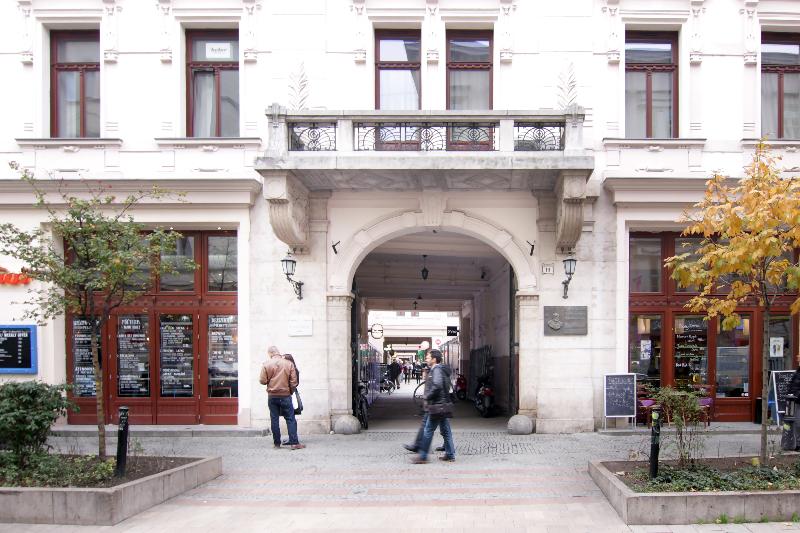 Gozsdu Court - Genel