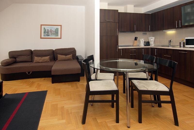 Gozsdu Court - Oda