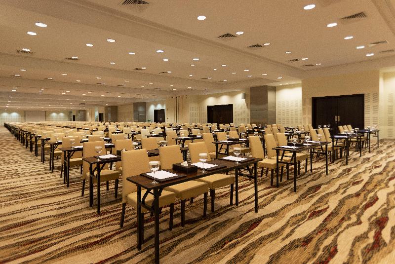Crowne Plaza Riyadh RDC Hotel and Convention - Toplantı