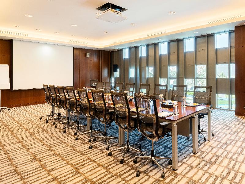 Crowne Plaza Riyadh RDC Hotel and Convention - Toplantı