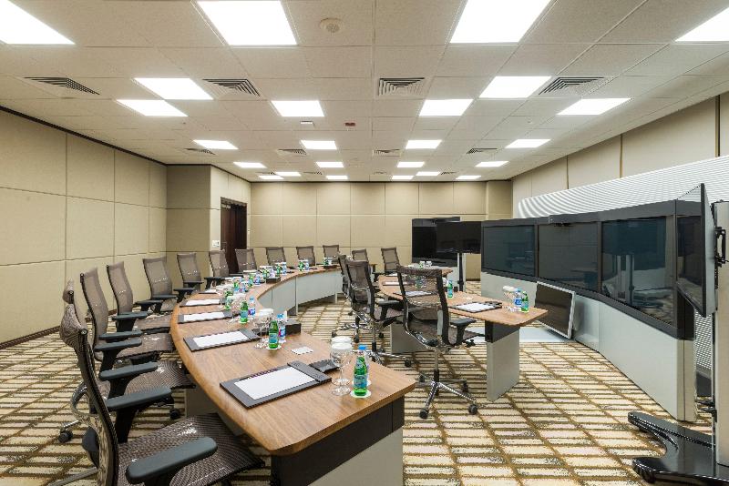 Crowne Plaza Riyadh RDC Hotel and Convention - Toplantı