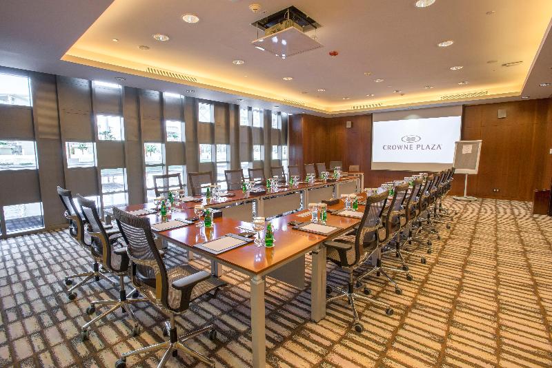 Crowne Plaza Riyadh RDC Hotel and Convention - Toplantı