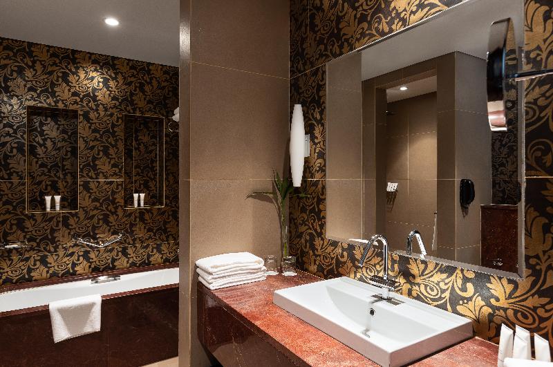 Crowne Plaza Riyadh RDC Hotel and Convention - Oda