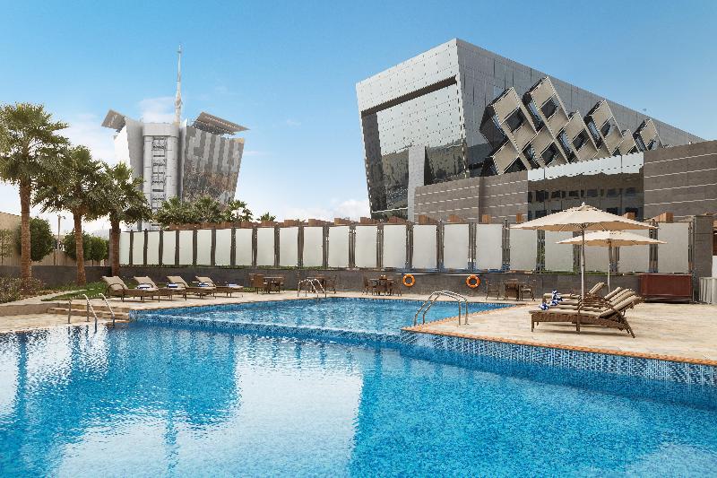 Crowne Plaza Riyadh RDC Hotel and Convention - Havuz