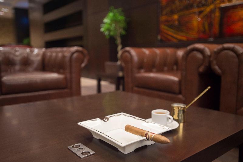 Crowne Plaza Riyadh RDC Hotel and Convention - Restoran