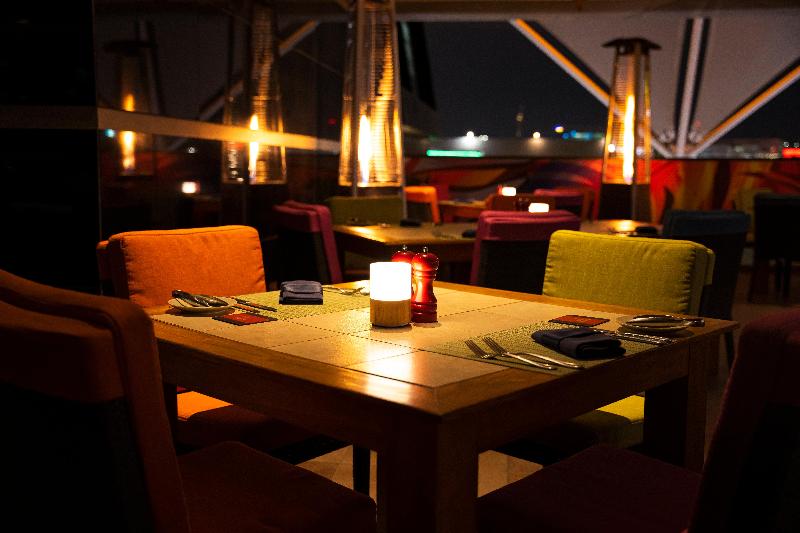 Crowne Plaza Riyadh RDC Hotel and Convention - Restoran