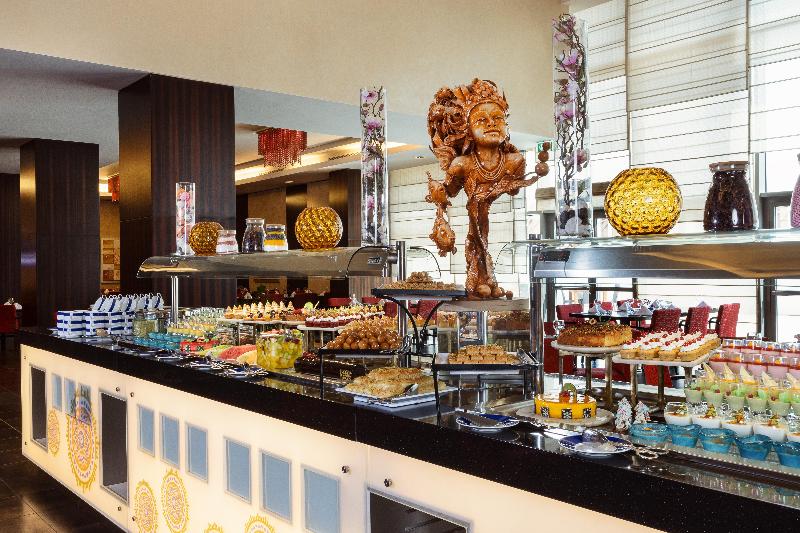 Crowne Plaza Riyadh RDC Hotel and Convention - Restoran