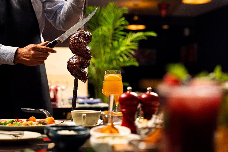 Crowne Plaza Riyadh RDC Hotel and Convention - Restoran