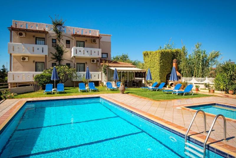 Marianthi Apartments by Estia - Havuz