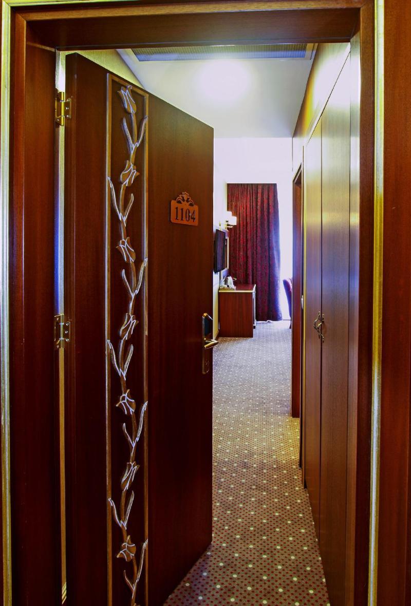 MB Deluxe Hotel - Genel
