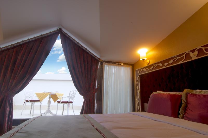 MB Deluxe Hotel - Oda