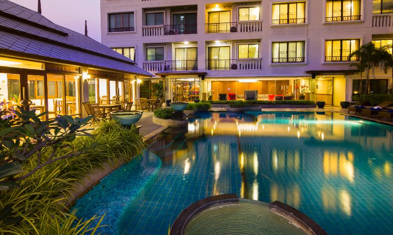 Lasalle Suites and Spa Hotel - Havuz