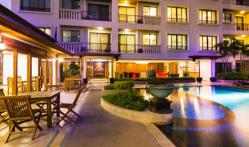 Lasalle Suites and Spa Hotel - Havuz
