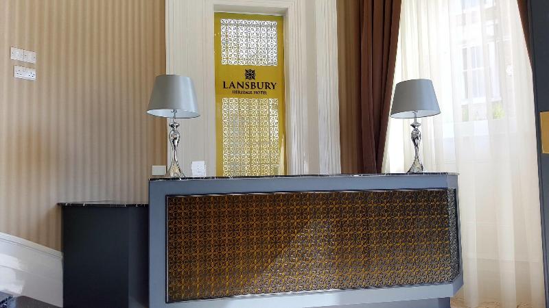 The Lansbury Heritage A Sunday Ht- Canary Wharf - Lobi