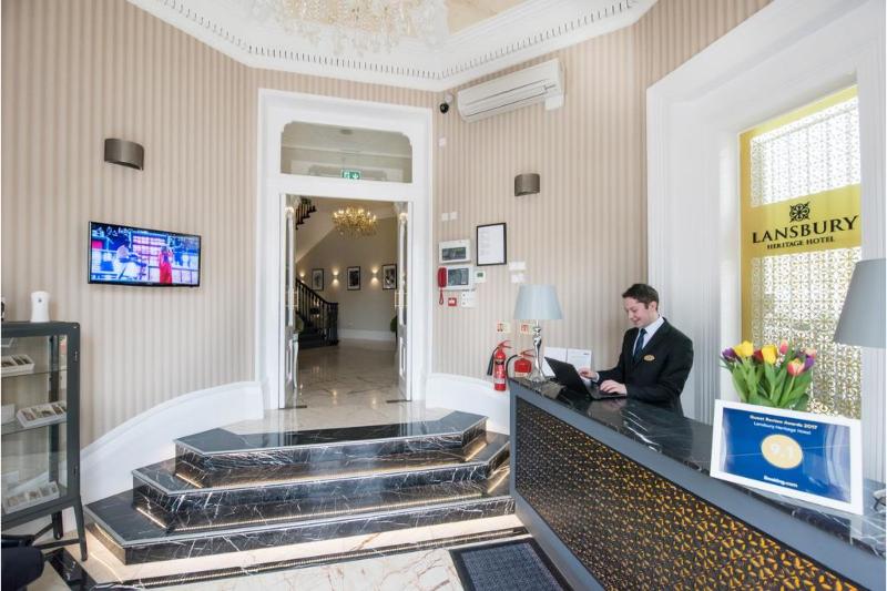 The Lansbury Heritage A Sunday Ht- Canary Wharf - Lobi