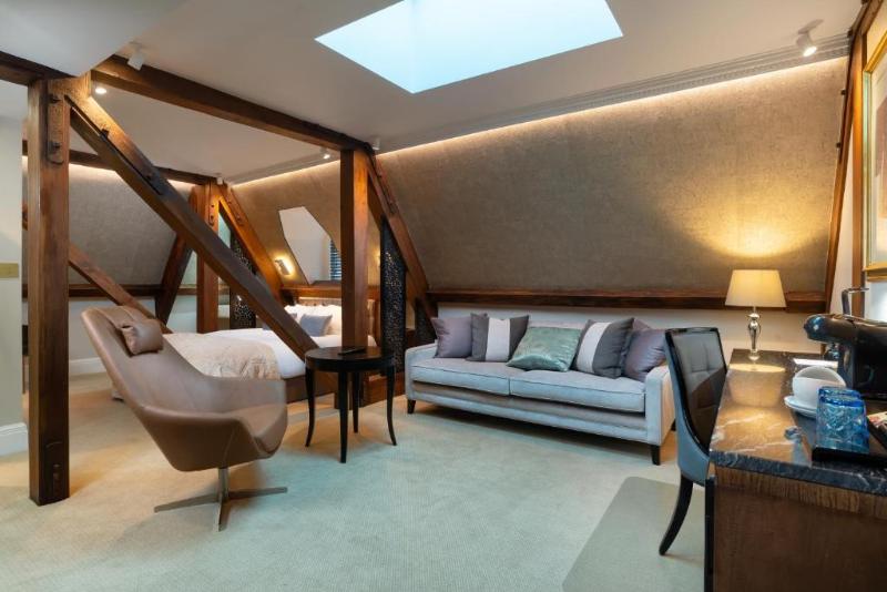 The Lansbury Heritage A Sunday Ht- Canary Wharf - Oda