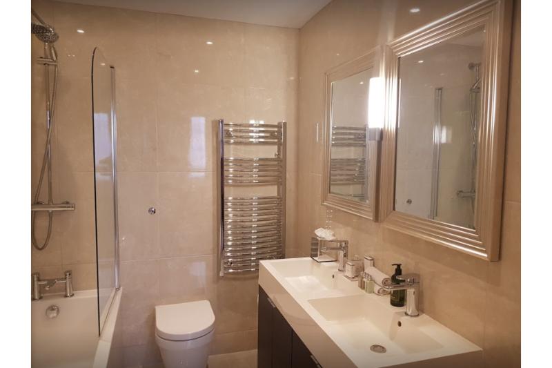 The Lansbury Heritage A Sunday Ht- Canary Wharf - Oda