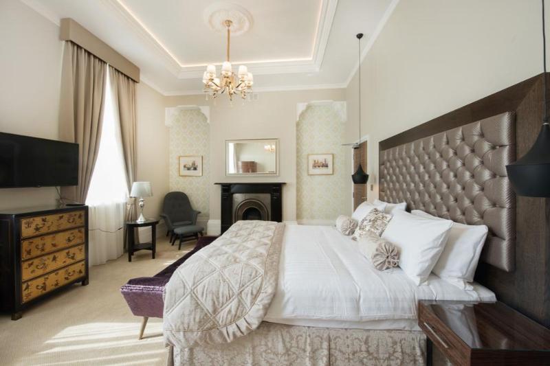 The Lansbury Heritage A Sunday Ht- Canary Wharf - Oda