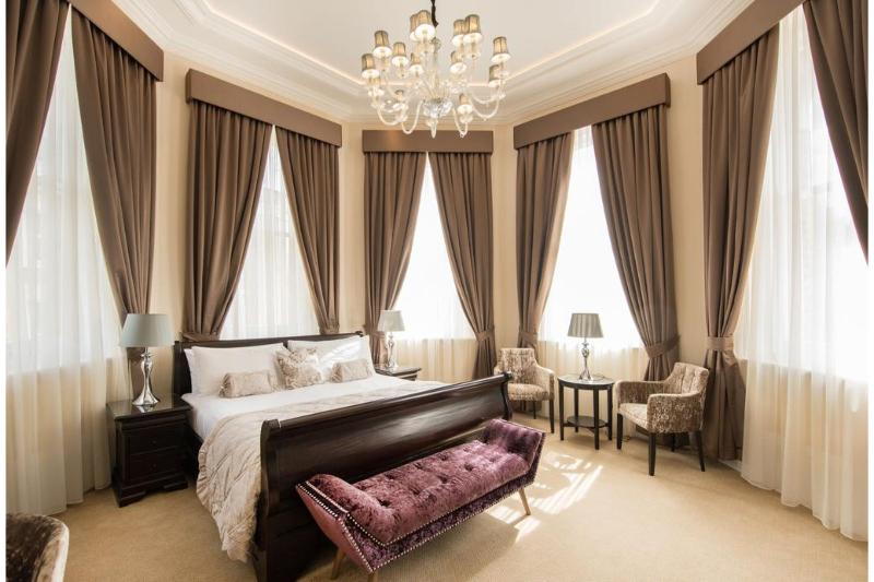 The Lansbury Heritage A Sunday Ht- Canary Wharf - Oda