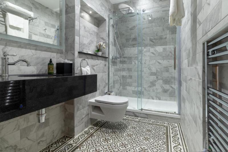 The Lansbury Heritage A Sunday Ht- Canary Wharf - Oda