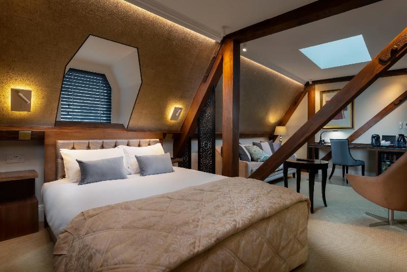 The Lansbury Heritage A Sunday Ht- Canary Wharf - Oda