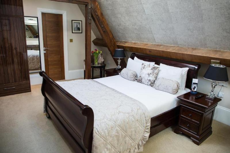 The Lansbury Heritage A Sunday Ht- Canary Wharf - Oda