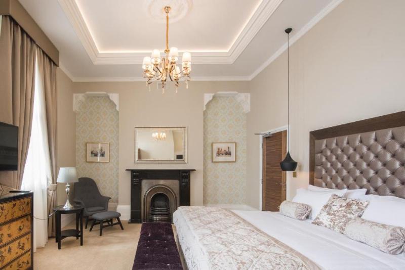 The Lansbury Heritage A Sunday Ht- Canary Wharf - Oda