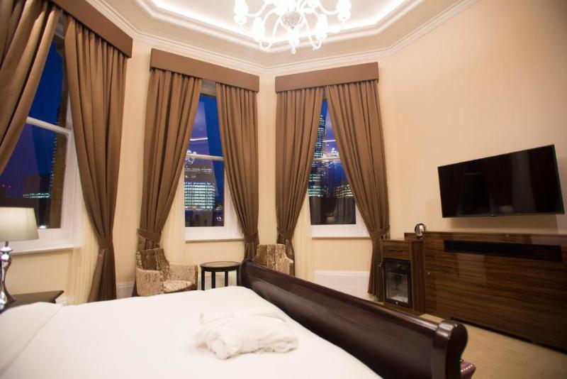 The Lansbury Heritage A Sunday Ht- Canary Wharf - Oda