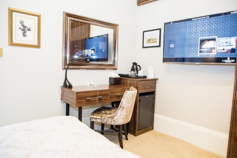 The Lansbury Heritage A Sunday Ht- Canary Wharf - Oda