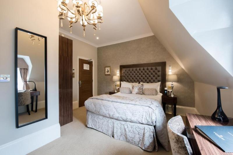 The Lansbury Heritage A Sunday Ht- Canary Wharf - Oda