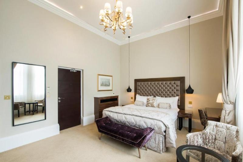 The Lansbury Heritage A Sunday Ht- Canary Wharf - Oda