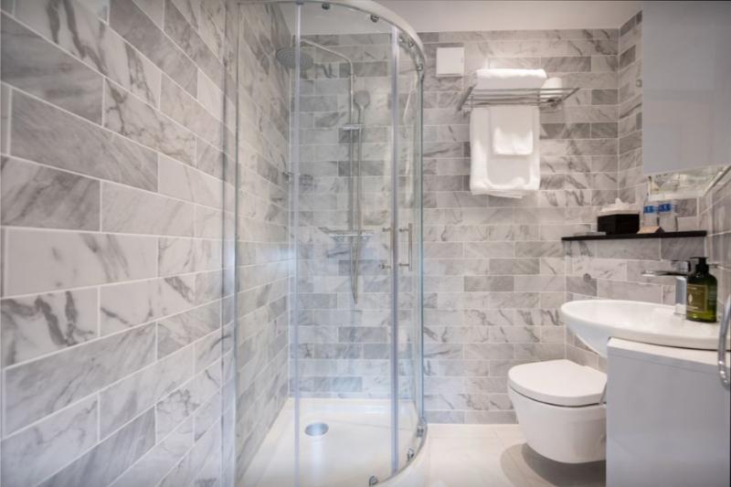 The Lansbury Heritage A Sunday Ht- Canary Wharf - Oda