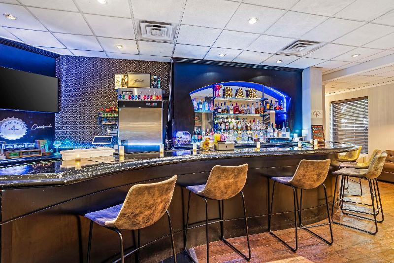 Aiden by Best Western Newark Airport - Bar