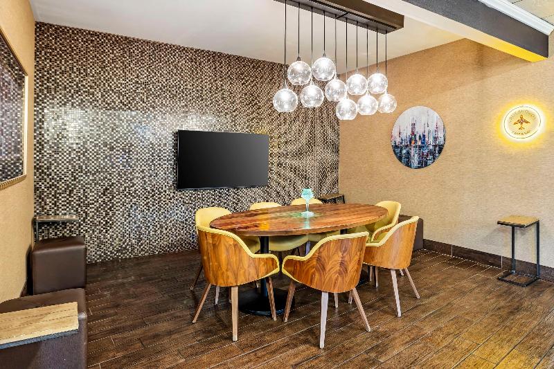 Aiden by Best Western Newark Airport - Lobi