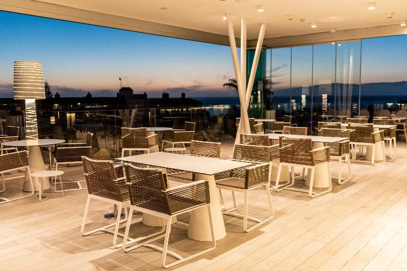 Royal Hideaway Corales Suites - Bar