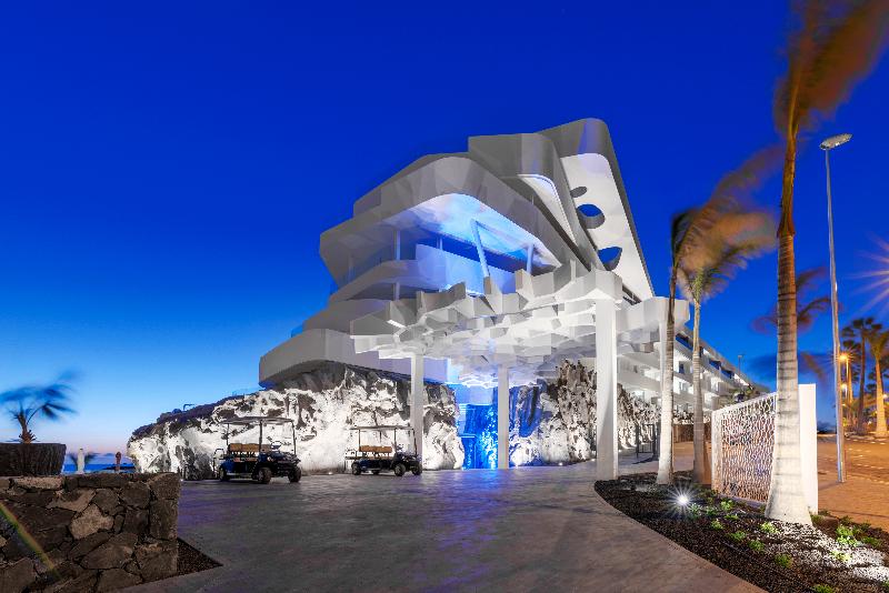 Royal Hideaway Corales Suites - Lobi