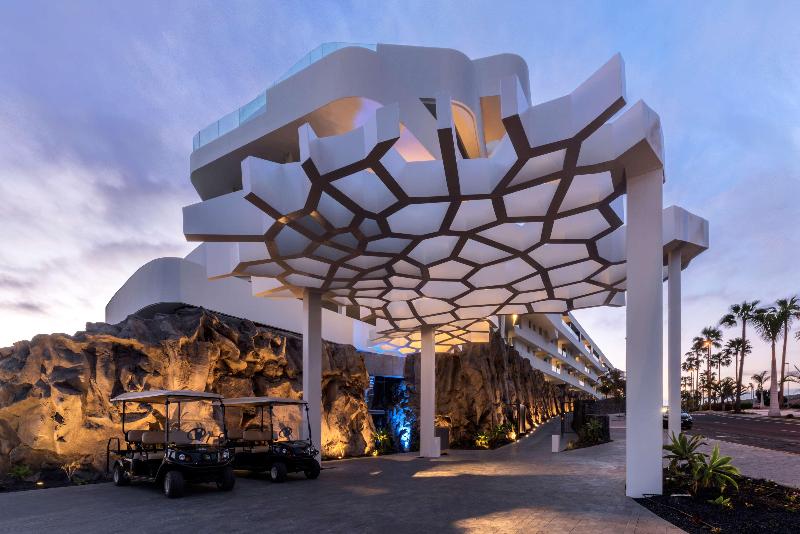 Royal Hideaway Corales Suites - Genel