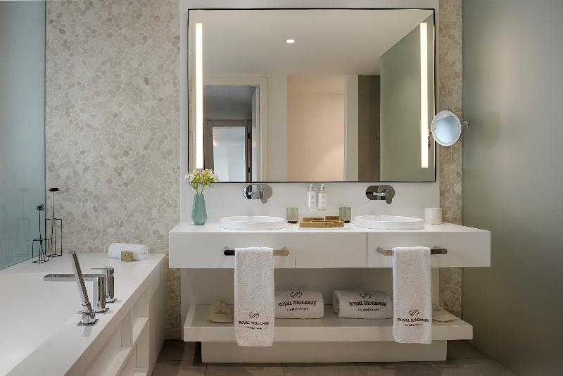 Royal Hideaway Corales Suites - Oda