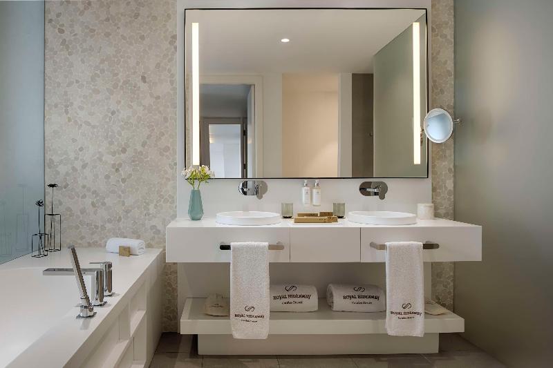 Royal Hideaway Corales Suites - Oda