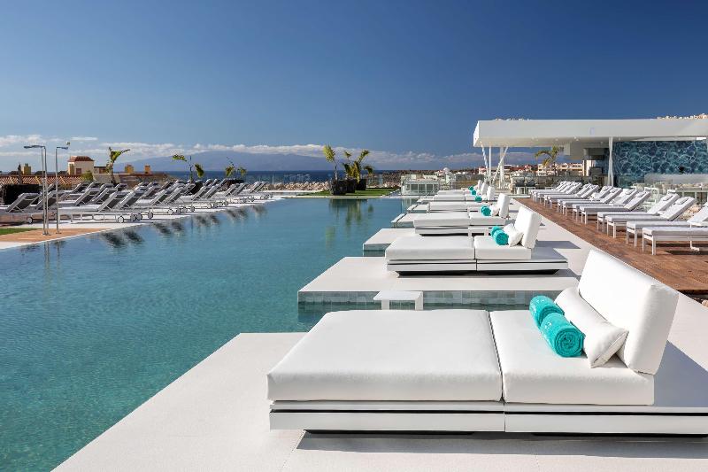 Royal Hideaway Corales Suites - Havuz