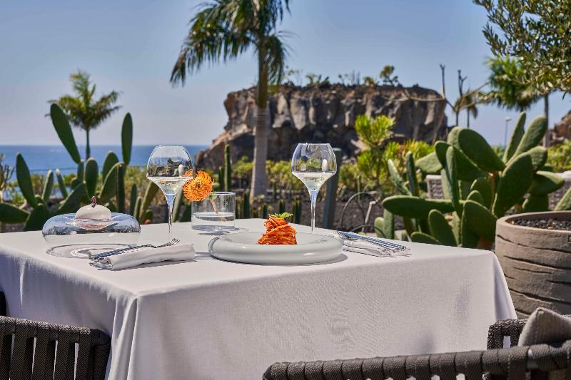Royal Hideaway Corales Suites - Restoran
