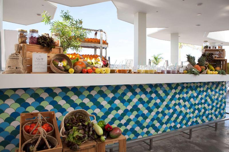 Royal Hideaway Corales Beach - Adults only - Bar