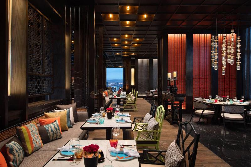 Marriott Bangkok Hotel The Surawongse - Restoran