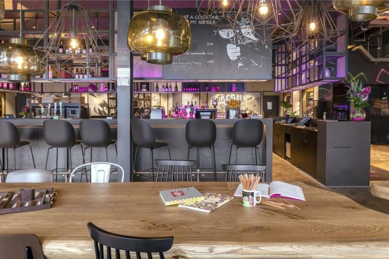 Moxy London Heathrow Airport - Bar