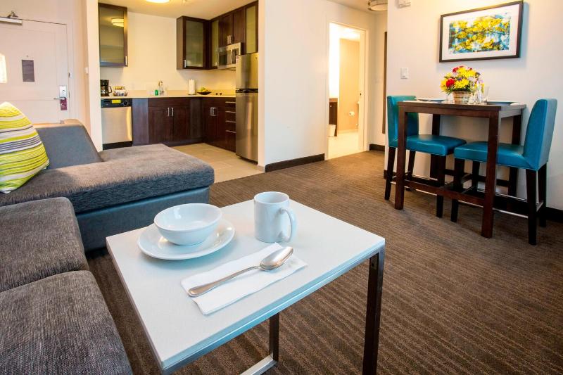 Residence Inn NYC The Bronx at Metro Center Atrium - Oda